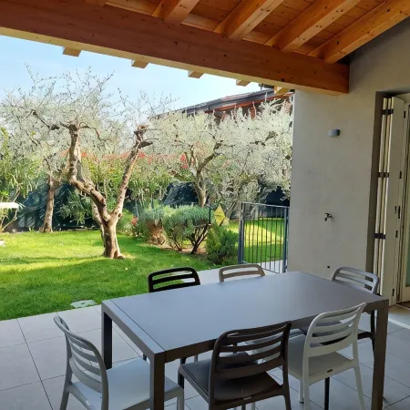 Pergola House 2 - Poolfront with parking space