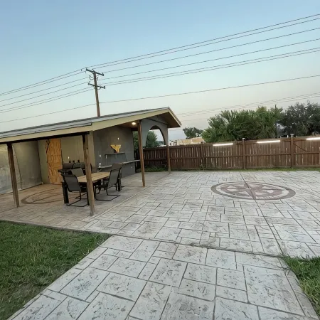 Charming 4-bedroom Home away from Home