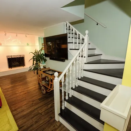 Colorful & Fun 3br/2ba GEM in East Tawas - Close to Sand, Shops, and Sunrises!