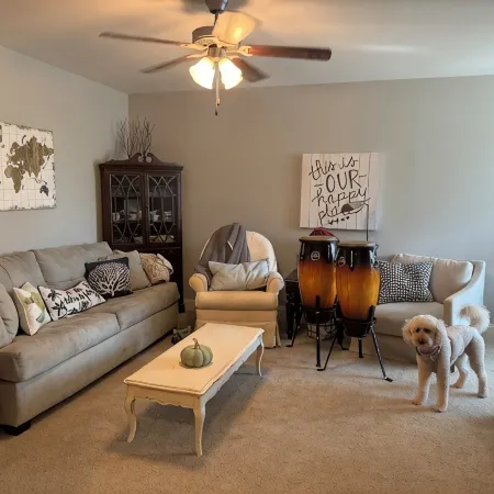Charming 3-bedroom townhome with WiFi and AC in Auburn