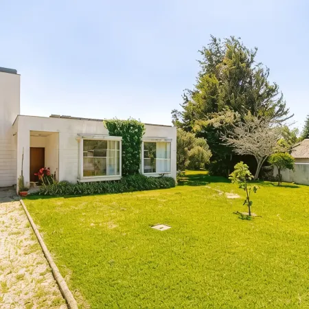 Gião house with private pool and large garden. We accept pets.