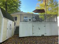 Cheerful cottage with All inclusive family fun! Hotels in Casco