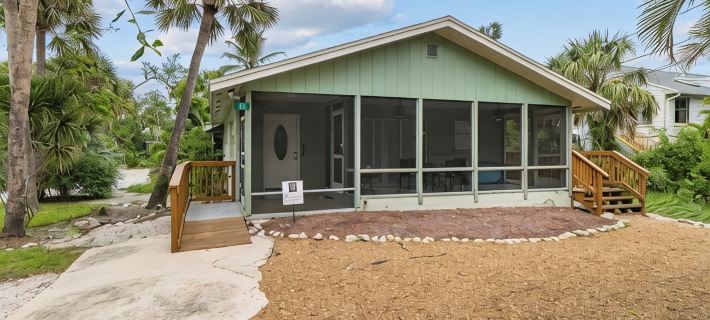 Sanibel Shore C1- 2-Bedroom Cottage Sanibel Near the Beach Hotels in Sanibel