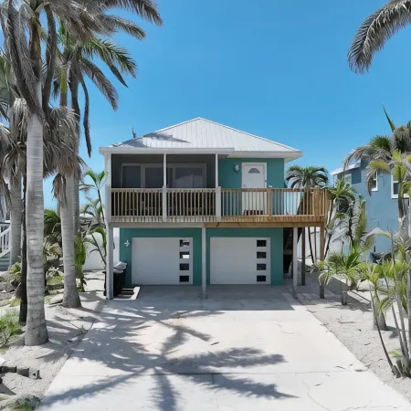 Oceanview 3-Bdrm Home Steps from Beach!  Heated Pool & Hot Tub.  Sleeps 6.