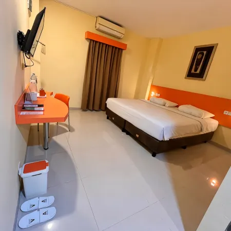 New Waigo Hotel Отели в г. Соронг