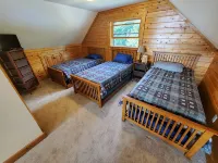 Sunset Cabin by the Sea: Log cabin w/ stunning ocean views. Unwind in paradise! - Hytter
