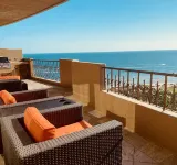 Luxurious 2-Story Oceanview Penthouse w/PVT Hot Tub/Theater Room120” 4K screen