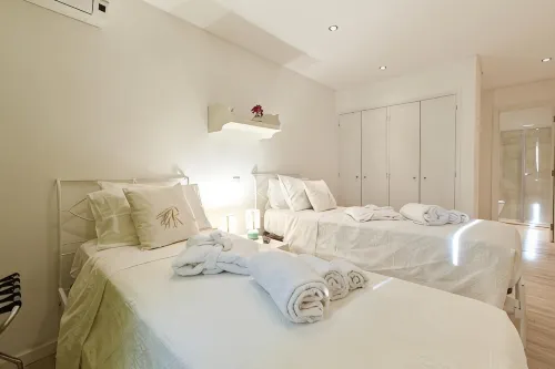 Charmy apartment in front of the centeanes beach in Carvoeiro - 3-Star