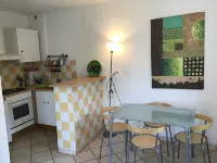 Small Detached House with Fenced Garden Area! All in Comfort! - บังกะโล