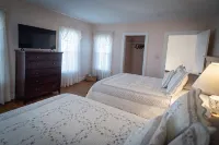 Charming Main Street Home: Located in the heart of the Finger Lakes