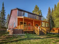Glacier National Park-cozy, rustic home w/ hot tub, just 6 minutes to the park Hotele w: Coram