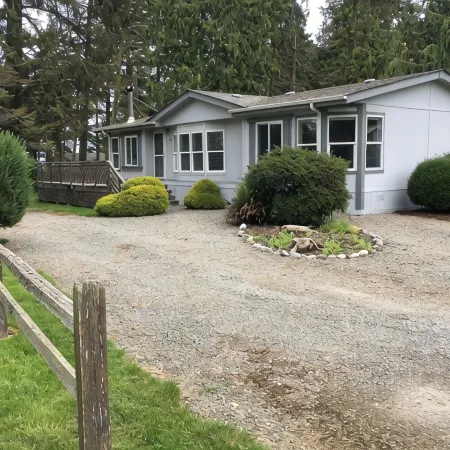 Water View Home, and private beach access, Quiet with Nature trails