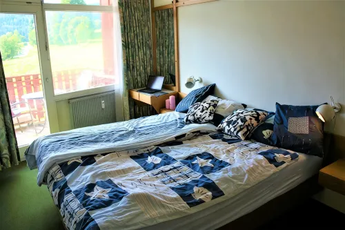 Top apartment Wolfspfote in the vacation resort with swimming pool in the Hochschwarzwald paradise - Homestays