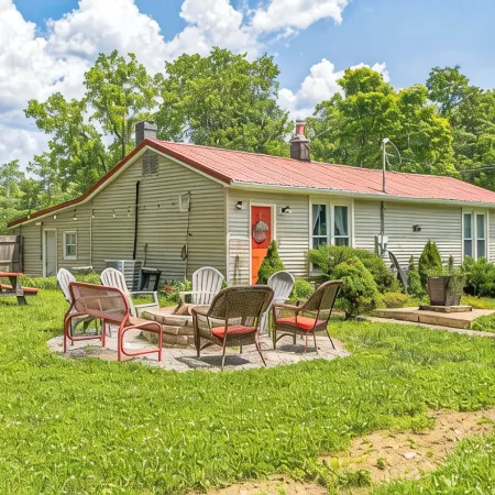 New Hope Bourbon Stop- historic home, peaceful spot in heart of Bourbon country