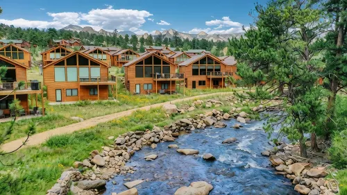 Former Model Home on the Big Thompson River, AC, 1mi to EP & 2mi to RMNP/fishing - 4 stjerner
