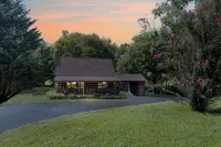 Creekside Cozy Cabin:Minutes to UTK, Dtwn Knox & M’ville ,Marina, & TYS airport - Træningscentre