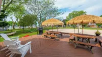 Waterview Home! Beach Volleyball! Near Wedding Venues! Walk to Bar & Restaurant! - 民宿