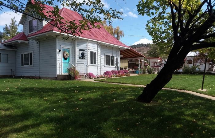 Bryce/Zion Cottage, 3 Bedroom, King Beds, Fiber INTERNET 1 GIG, Free Parking