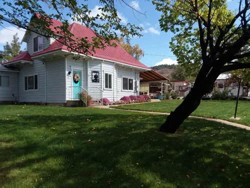 Bryce/Zion Cottage, 3 Bedroom, King Beds, Fiber INTERNET 1 GIG, Free Parking