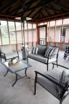 Updated home on 1 acre walking distance to Kings Inn and view of Baffin Bay. - 2-Sterne