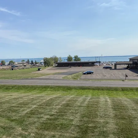 Comfortable suite, great location, easy access to Lake Superior!