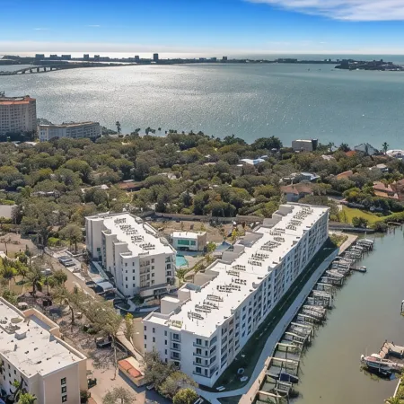 Luxury Resort-style Condo with Amazing Views in a Prime Location