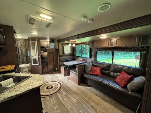 Picturesque, private 2-bedroom RV in scenic Giles County, VA - Homestays