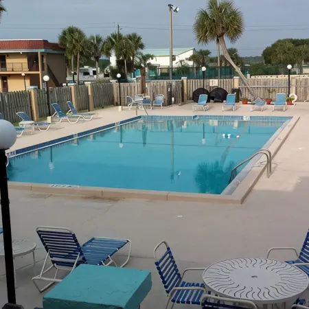 Cozy First Floor 2 Bedroom Condo Close To The Beach! Hotels in Crescent Beach