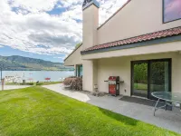 Luxury waterfront townhouse w/ sandy beach outside your patio door! WOW! Hotels in Chelan