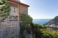 Stunning home with private parking included and views of Positano - 2-Star