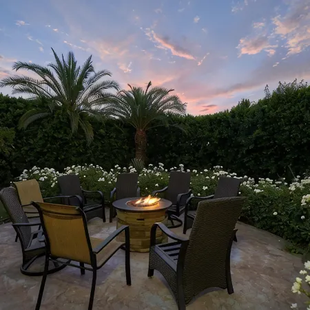 Spacious Private Resort walk to Downtown Palm Springs