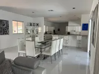 3-bedroom in Davie . WiFi, AC. Pool ,near to Sawgrass Mall, Hard Rock ,F Garden, Hotels in Davie