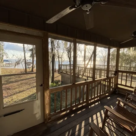 Lakefront Stay on Santee