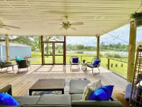Coastal Cottage on the Water with Dock - Wifi