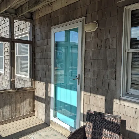 1 min walk to the Beach! In heart of Buxton- sleeps 6, pets welcome, W/D