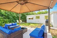 3-Bedrooms-2 Full Baths,  Private Backyard, Mnts to Central Beach & Downtown - 4-Star
