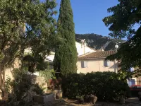 Beautiful Provencal house, French billiards and swimming pool - 8 people