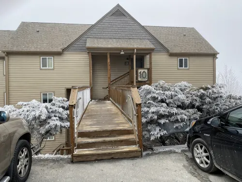 Luxury condo, slope side located at the top of Sugar Mountain. GREATVEIWS!