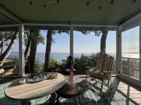 WATERFRONT Maine Historical Cottage with Separate Guest Cottage - Balkon