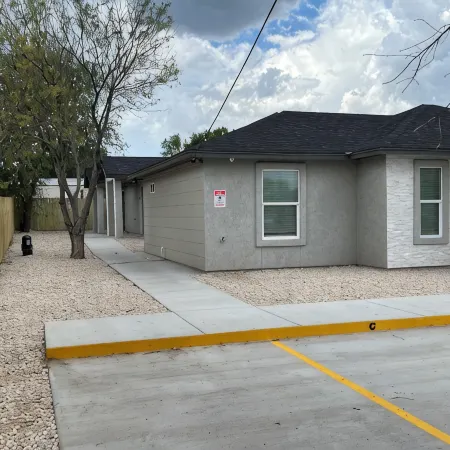 Cozy 1-bedroom apartment in beautiful Del Rio with WiFi, AC