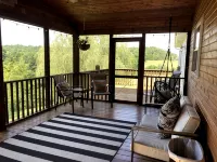 Spacious Five Bedroom Country Home Near Hermann MO - Wifi