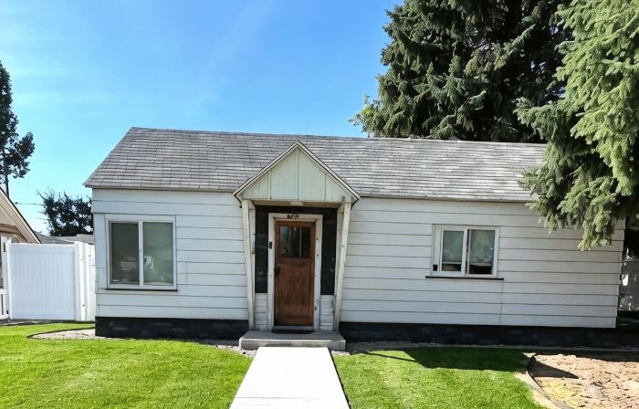 Salmon Goldbug Cottage, hot tub sleeps 8