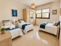 Lux Villa with Year-Round Heated Pool, beautiful outdoor space & Game Room