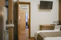 Deivan Hotel