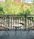 Modern Luxury Apartment in the Heart of Quincy - Wifi