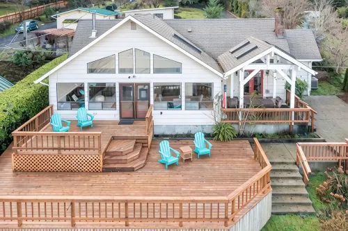 Beautiful Waterfront Getaway