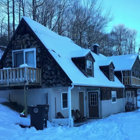 Muskie-Lounge River Retreat! Secluded getaway.