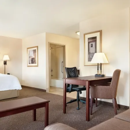 Hampton Inn & Suites West Bend