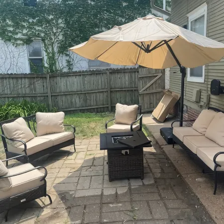 Midtown Manor: Full Kitchen + A/C + Backyard + Washer & Dryer