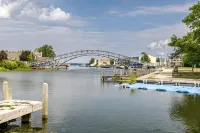 Happy Harbor:  cute cottage 1 block from Indian Lake. - 3-Star